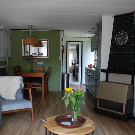 Charmant Chalet Op Een Bospark Op De Veluwe Nyaraló Putten